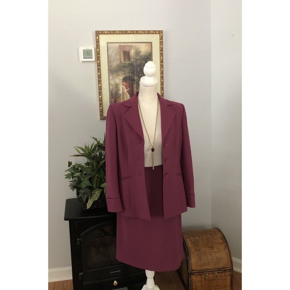 Kasper‎ Petite 2Pc Skirt Suit Size 8P Long Sleeve Lapel Collar Notch